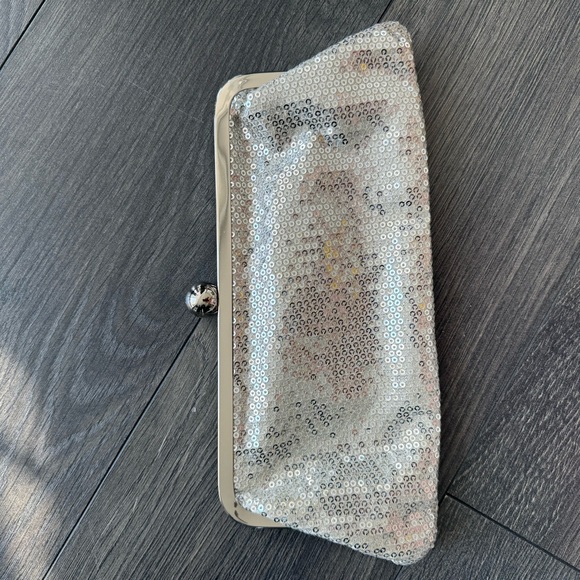 🔥 3/$20 Aldo silver sequence, sparkling clutch - Picture 2 of 5